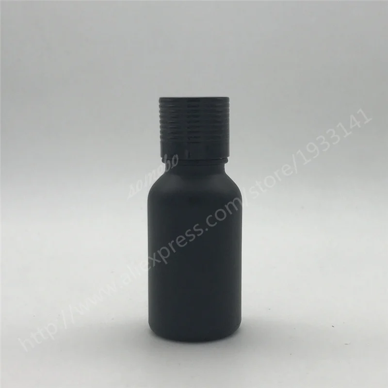 Бесплатная доставка 15 мл матовая черная пустая стеклянная бутылка с редуктором