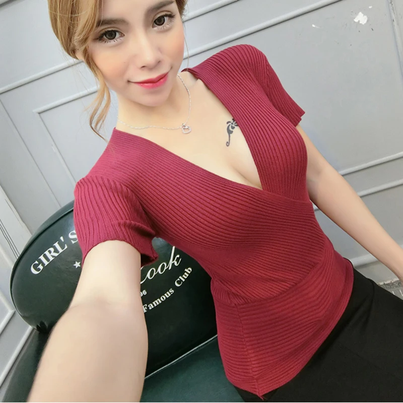 Футболка женская приталенная пикантная Трикотажная хлопковая в полоску с