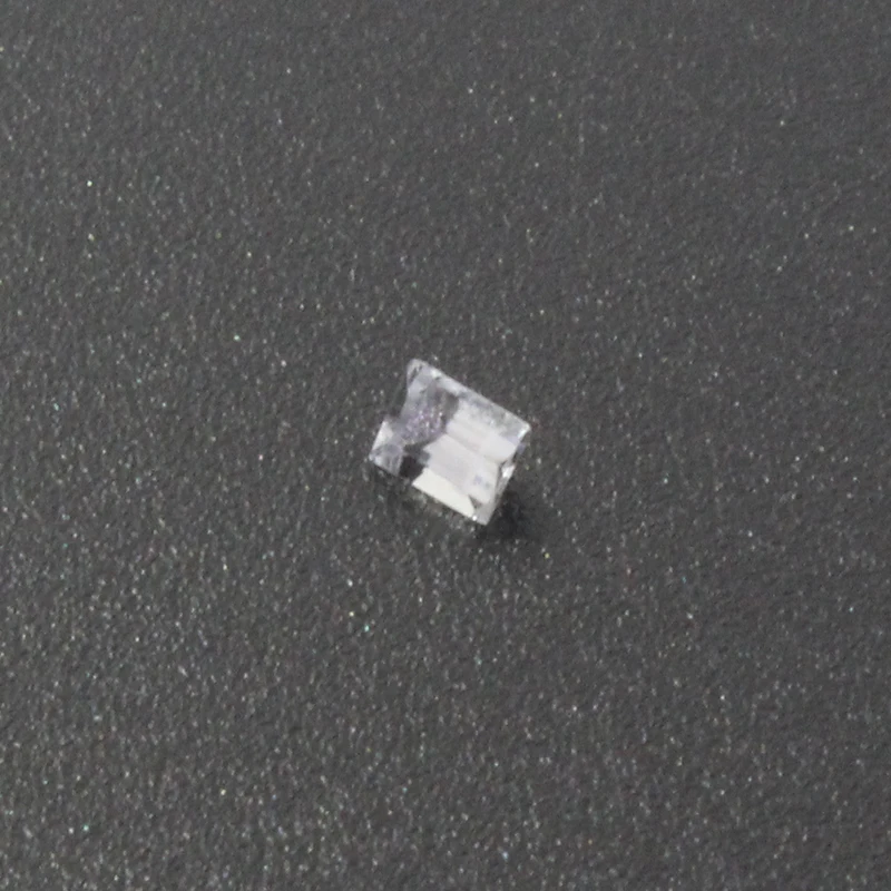 Драгоценный камень с изумрудной огранкой Белый сапфир 2 мм * 3 мм|Стразы и