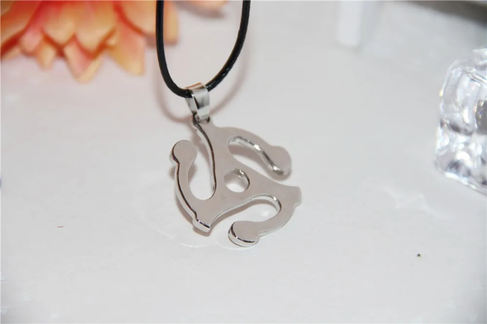 Новые модные ювелирные изделия Очаровательное ожерелье Волк Трискелион Элисон