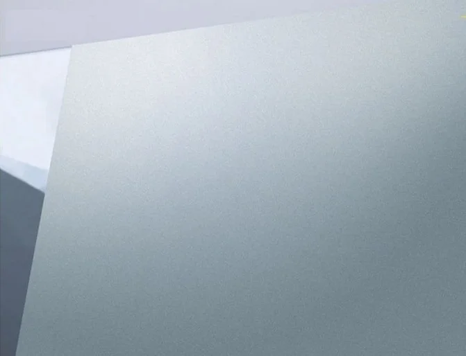 Плёнка для окон без клея декоративная матовая гравировка непрозрачная взрывозащитная приватная статическая налипающая наклейка 22,8 х 78,7 дюймов.