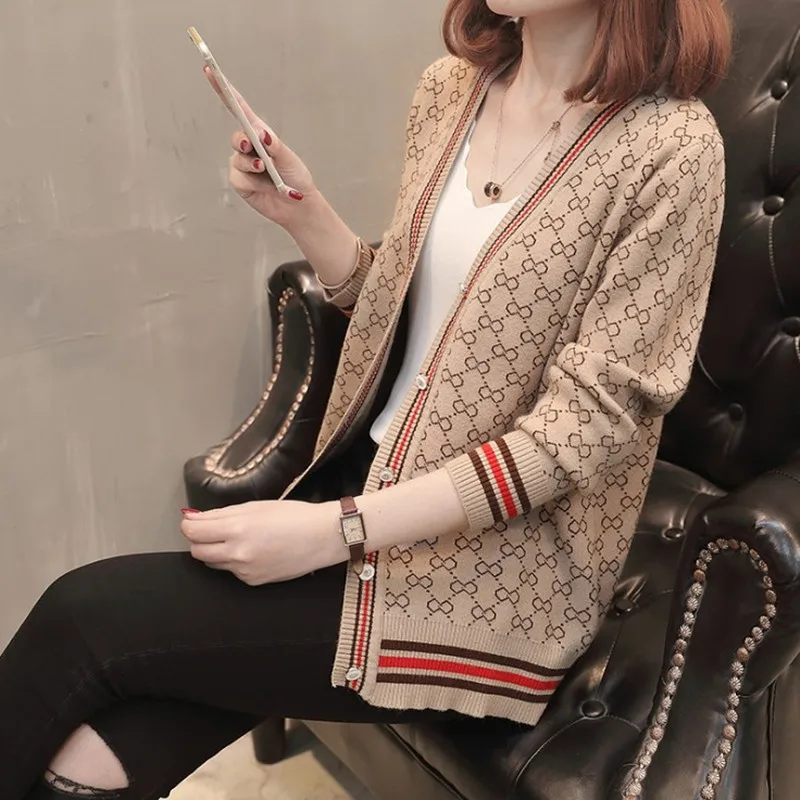 Danjeaner Korean Style Single Breasted Cardigans Womens Sweaters 2018 Winter V-Neck Long Sleeve Fashionable Printed Knitwear |