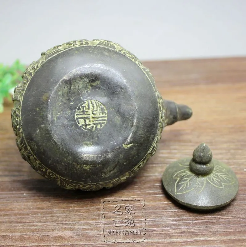 

Antique bronze crafts bronze brass miscellaneous collection round pot pot kettle ornaments eight