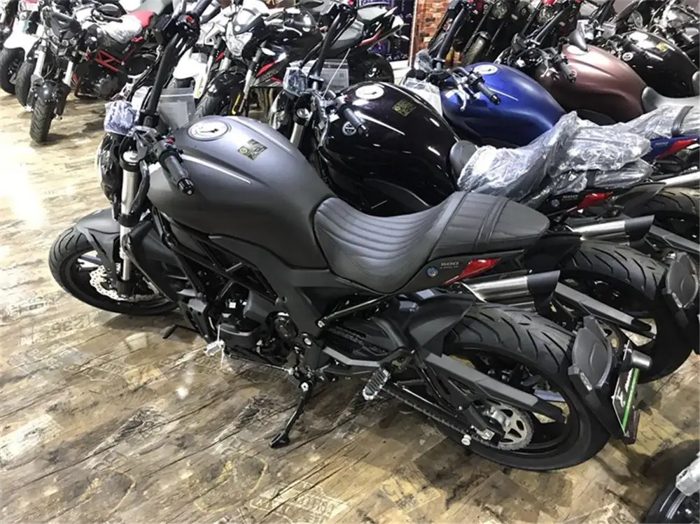 Подушка в полоску для сиденья водителя/пассажира Benelli 502C|Сиденья и скамейки| |