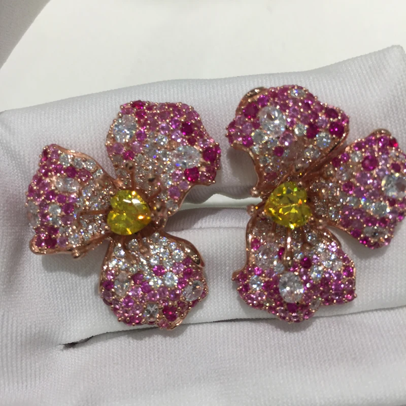 

Серьги-гвоздики женские из серебра 925 пробы с фианитами