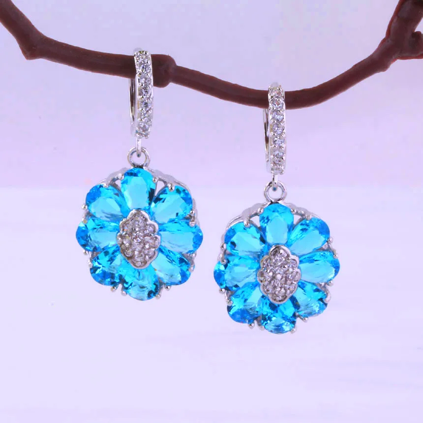 Женские серьги-подвески с кристаллами серебристого цвета | Украшения и