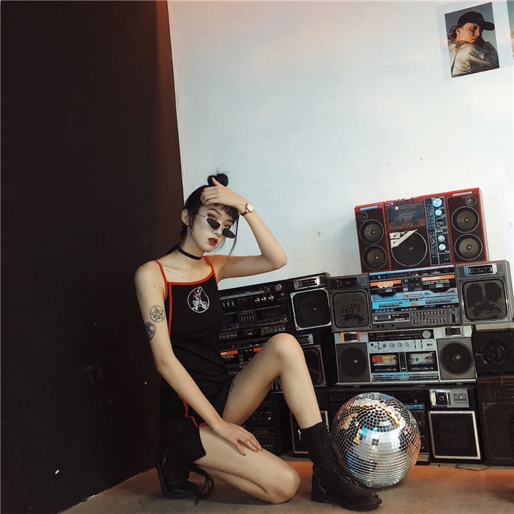 Новинка 2018 женское платье Харадзюку в готическом стиле с неровной вышивкой