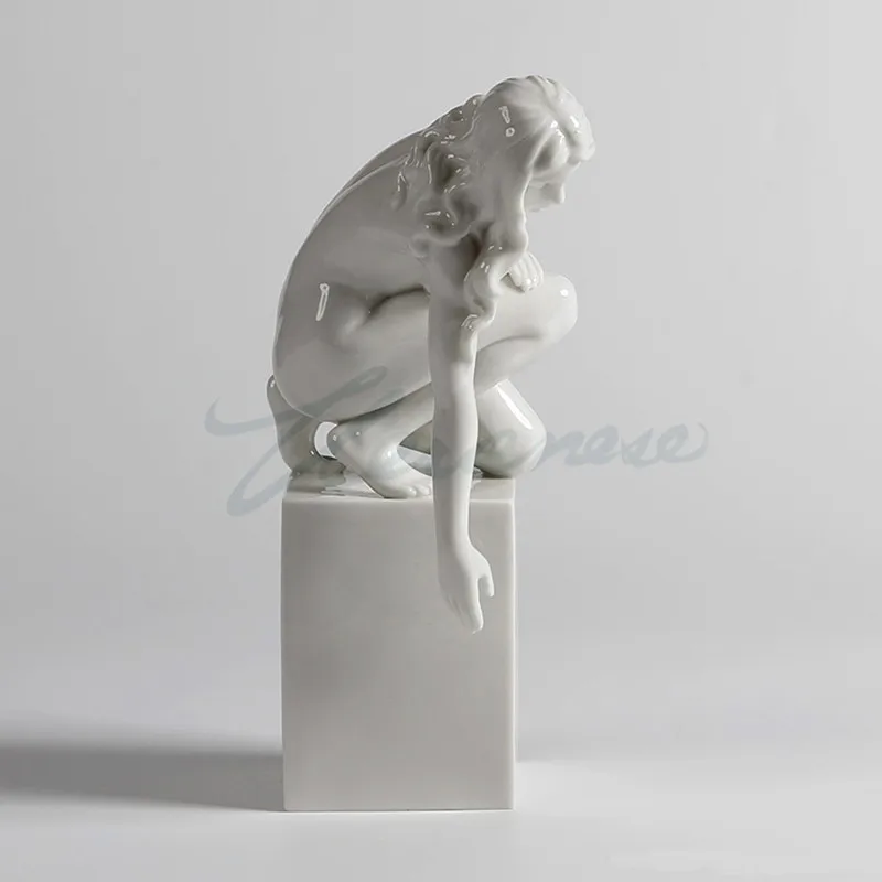 Modern Nude Female Sculpture Abstract Fiery Girl Figurine Body Art Statue Light Glaze Ceramic Craft Home Decoration R1797
