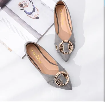 Женские блестящие гладкие туфли на шпильке с мягкой подошвой и низким вырезом из