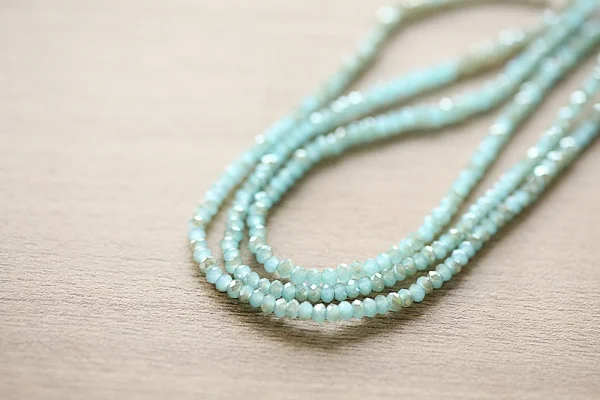 Гальванические стеклянные бусины 80 шт светло морской зеленый полупокрытый