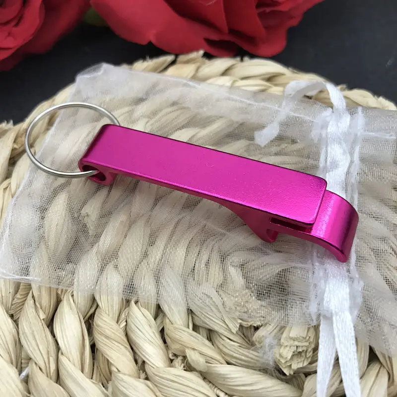magenta with bag 50 шт./партия, индивидуальный свадебный подарок, открывалка для бутылок с брелком, памятью и датой, Сумка из органзы - Цвет: magenta with bag