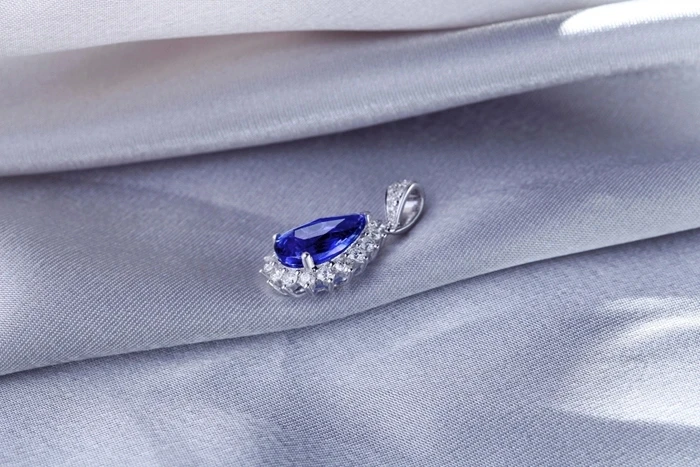 Рисунок 5 - Подвеска CaiMao из белого золота