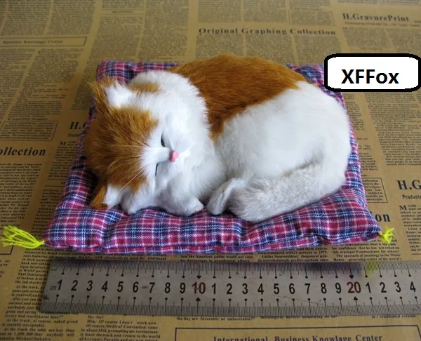 

Милая реалистичная модель спящего кота, кукла из пластика и меха, кукла с желтым и белым котом, подарок около 19x8x14 см, xf1256