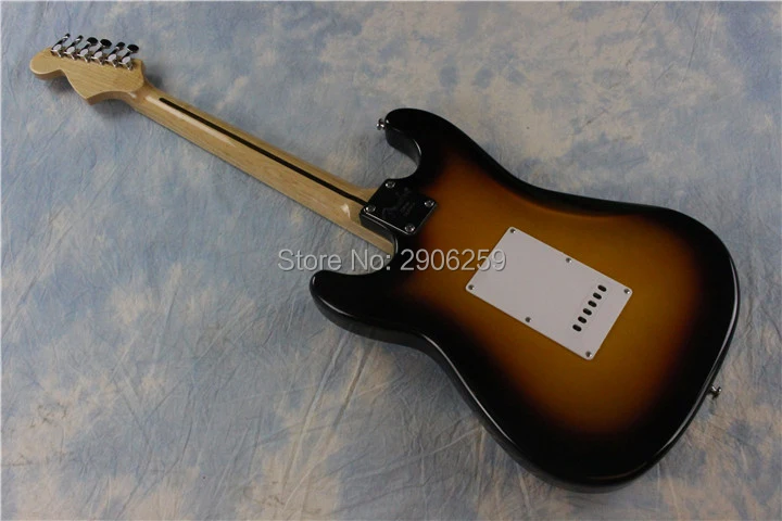 

st electric guitar,maple fingerboard.22 frets .3ts gloss finish