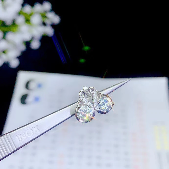Женские серьги с драгоценным камнем moissanite привлекательным символом из