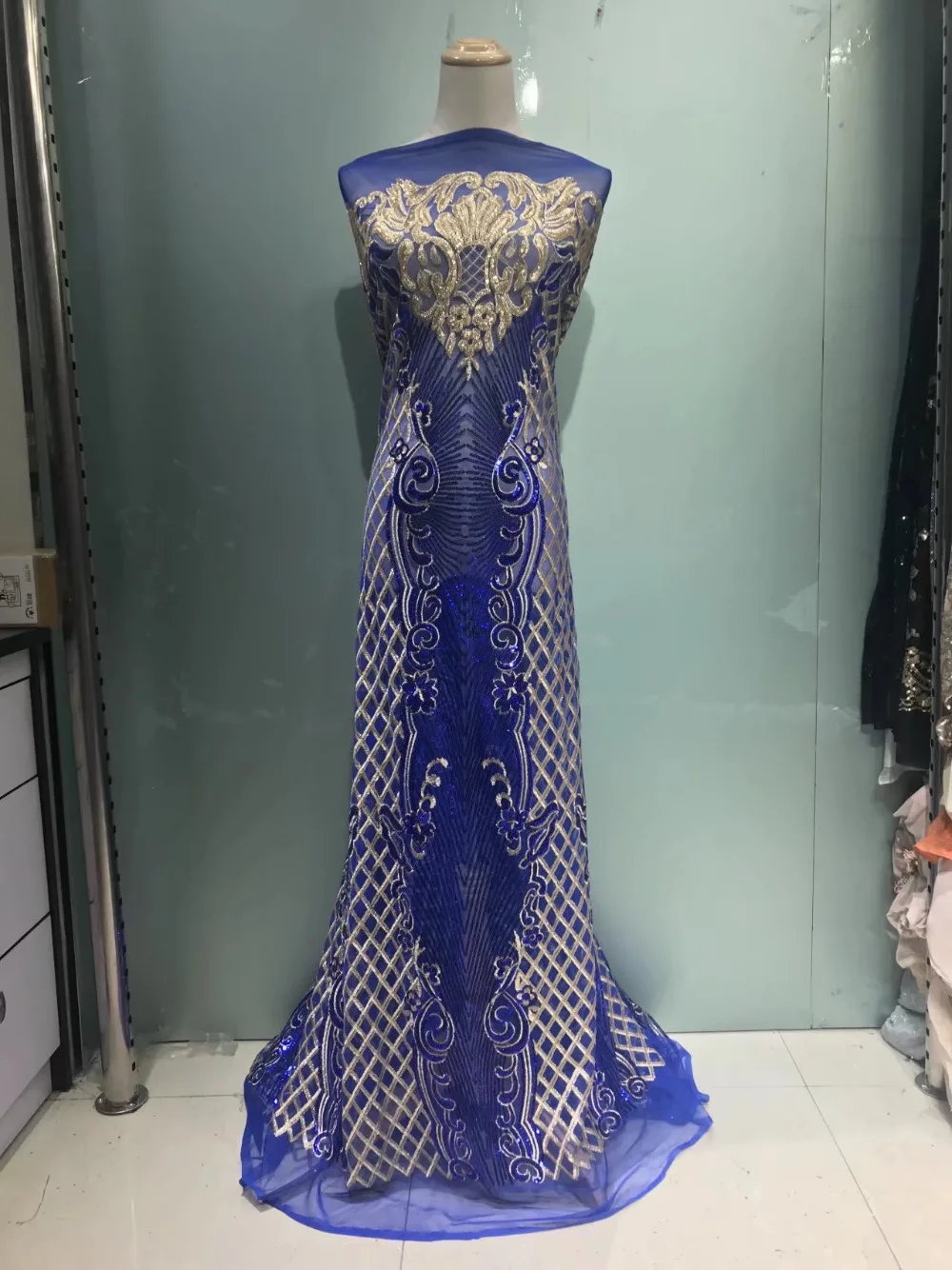 

Blue Nigerian French Lace Fabrics 2018 Gold Sequins African Tulle Lace Fabric High Quality African Lace Wedding Fabric For Dress