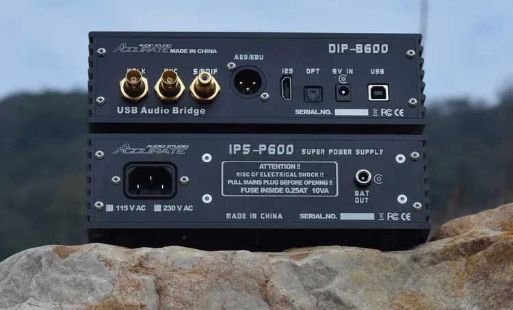 

DIP-B600 FPGA digital interface Support I2S(HIDM) BNC /32 bit I2S /24 bit S/PDIF AES/EBU, Toslink /Romanian Hydra Z as template