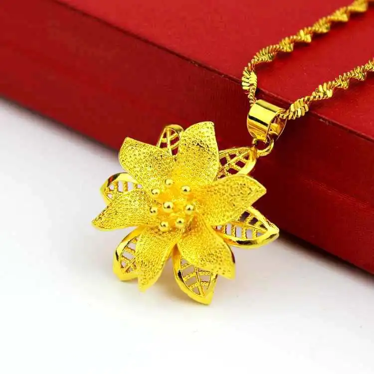 

Filigree Flowers Pendant Necklace 18K Gold Retro Women's Neck Chain