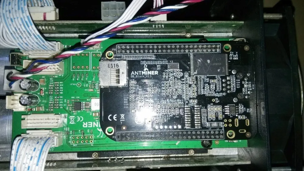 Товары пятна AntMiner S5 1155 GH/с Asic Шахтер Bitcon 28nm БТД Добыча ША 256 шахтер