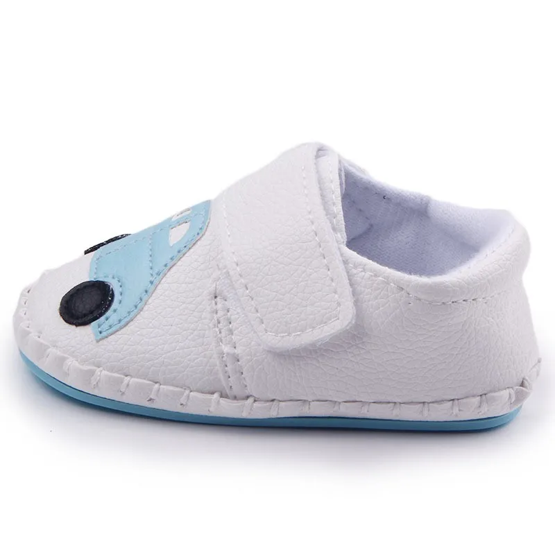 Новинка милая Уличная обувь из искусственной кожи с мультяшным автомобилем