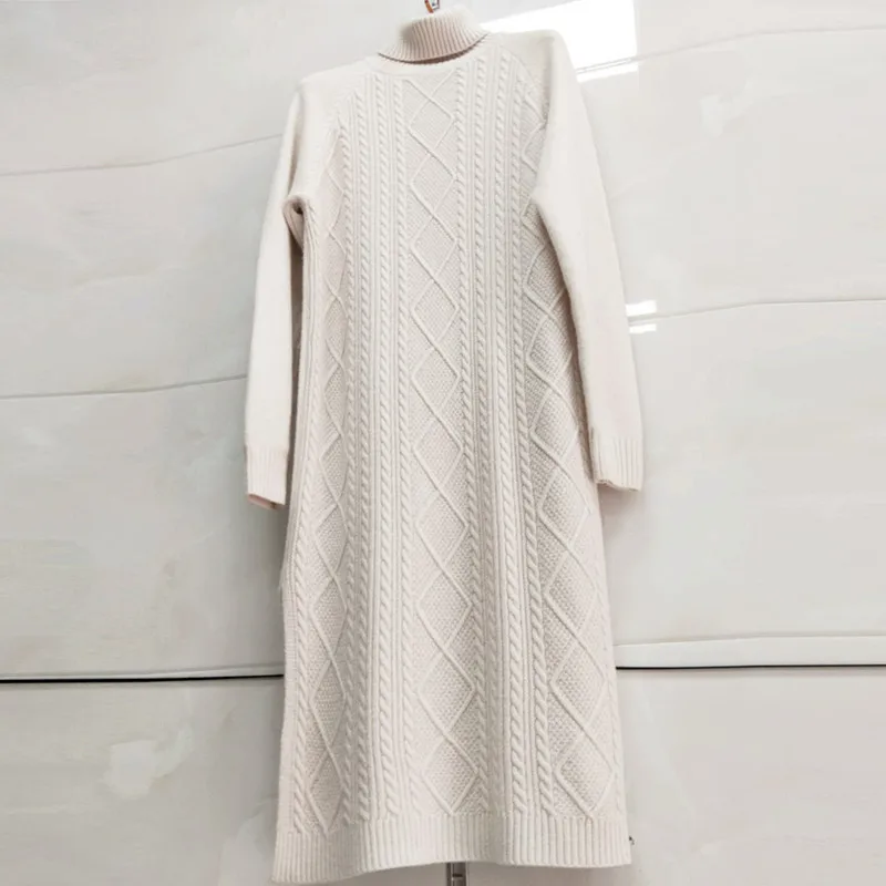 Женское трикотажное платье водолазка облегающее эластичное с длинным рукавом