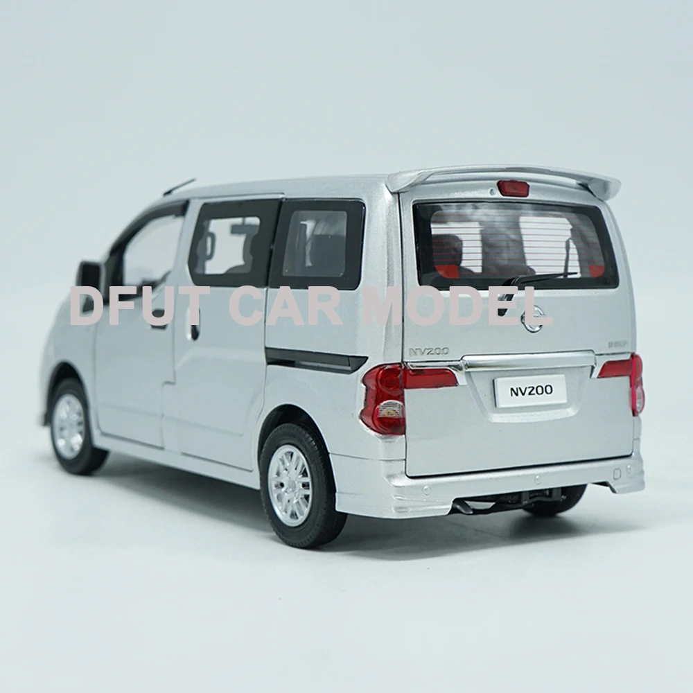 Модель автомобиля игрушечного из сплава под давлением 1:18 модель NV200 оригинальный