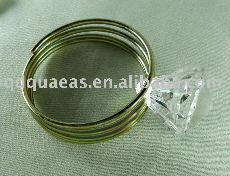

Продано на aliexpress кольцо для свадебных салфеток