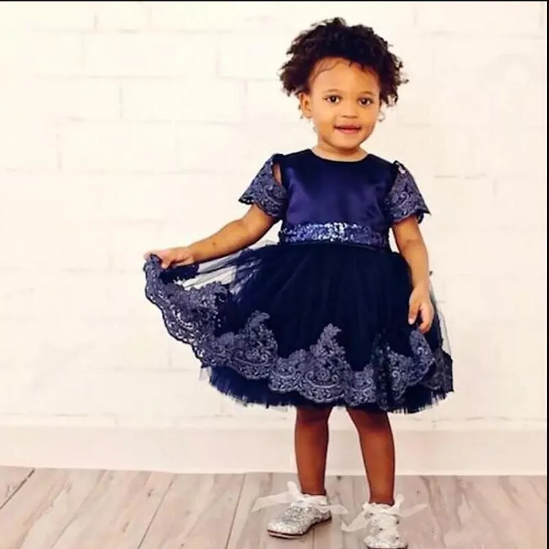 

Cute Baby Birthday Party Gowns With Lace Appliques Bow Sequins Knee Length Princess Dress For Special Occasion