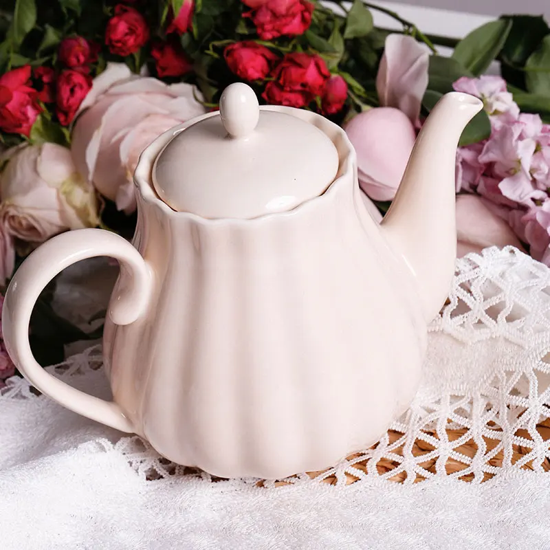

800ML Brief Ceramic Porcelain Handgrip Coffee Milk Pot Household Large Capacity Drinkware Office Afternoon Tea Pot Birthday Gift