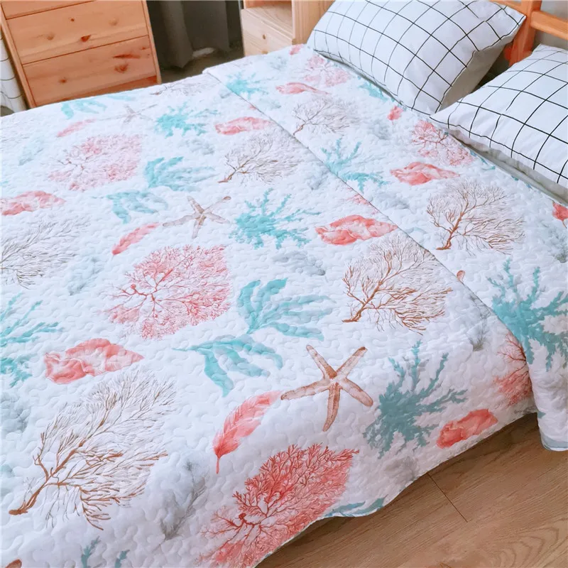 Летнее одеяло в стиле пэчворк с рисунком динозавра|Одеяла| |