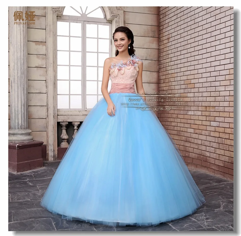 

Розово-голубые платья Quinceanera с перламутровыми перьями на одно плечо