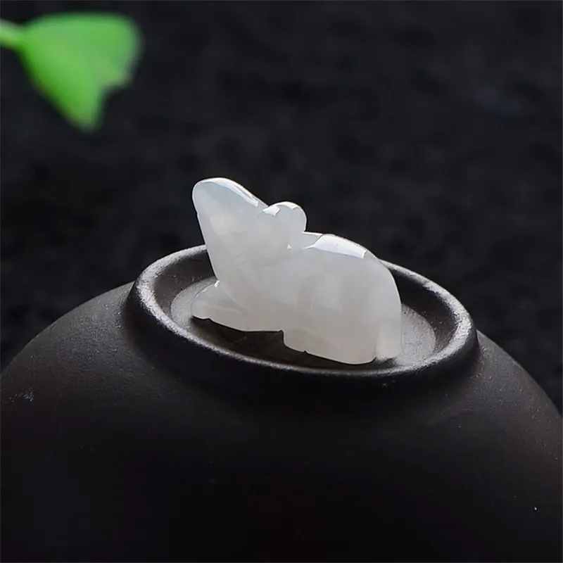Ювелирные изделия в виде маленькой мыши из нефрита | Украшения и аксессуары