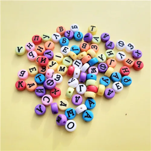 1colorful with black Акриловые бусины с русскими буквами 4*7 мм, плоские круглые белые бусины в форме монеты с черной печатью, пластиковые бусины с буквами алфавита - Цвет: 1colorful with black