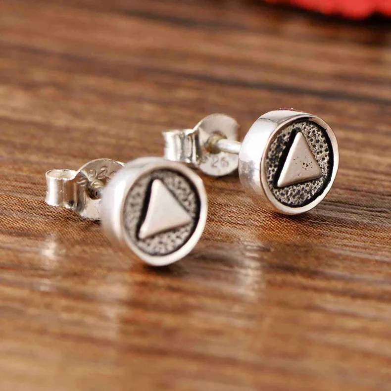 Женские серебряные серьги гвоздики серебро пробы восемь