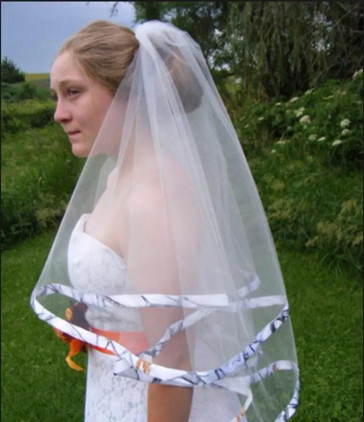 

Cheap White Camo Short Bridal Veils Real Tree Edge Elbow Length Camo Ribbon Edge Wedding Veils Hair Pieces Bridal Wedding Access