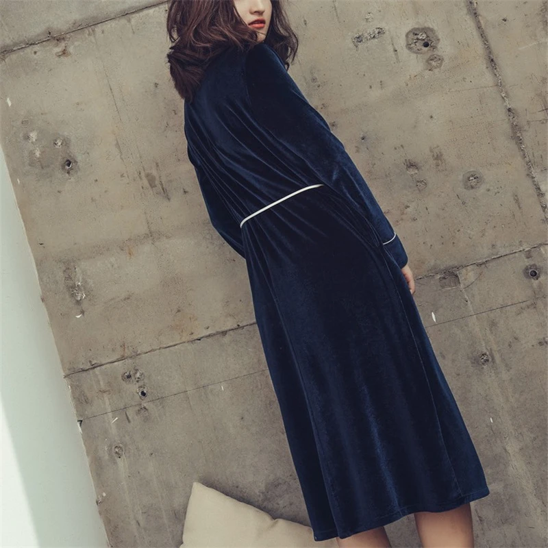 Новый длинный халат осенне-весенний банный для женщин золото бархат с длинным