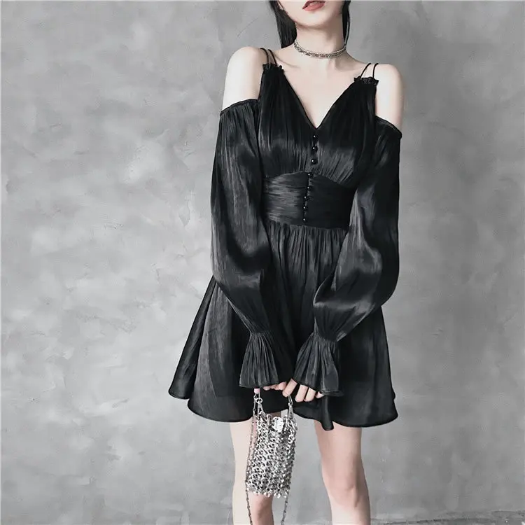 Женское открытое мини платье в стиле панк летнее черное с открытыми плечами и