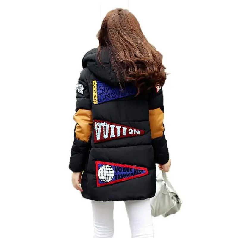 Женская зимняя куртка свободного покроя с принтом в стиле милитари средней