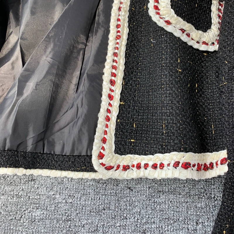 Женское короткое пальто элегантное приталенное с длинным рукавом украшенное