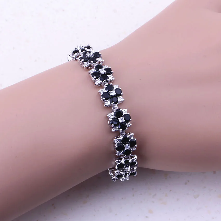 Очаровательные браслеты черного цвета с фианитом очаровательные серебряного