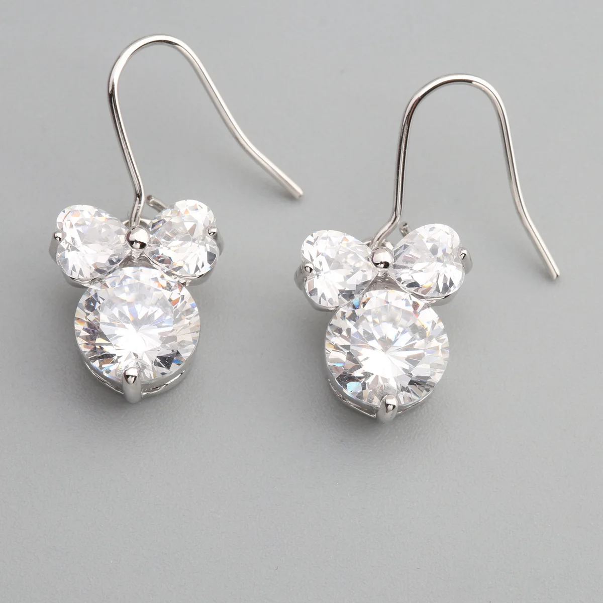 Прекрасный белый камень 8*8 мм полудрагоценных Серебряный Прохладный для женщин