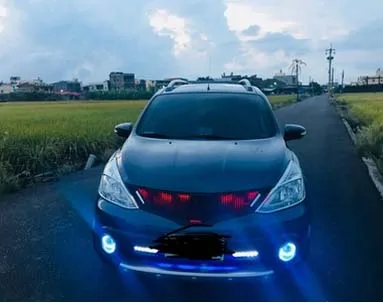 Центральная Решетка переднего бампера Решетка радиатора подходит для Nissan Livina 2013