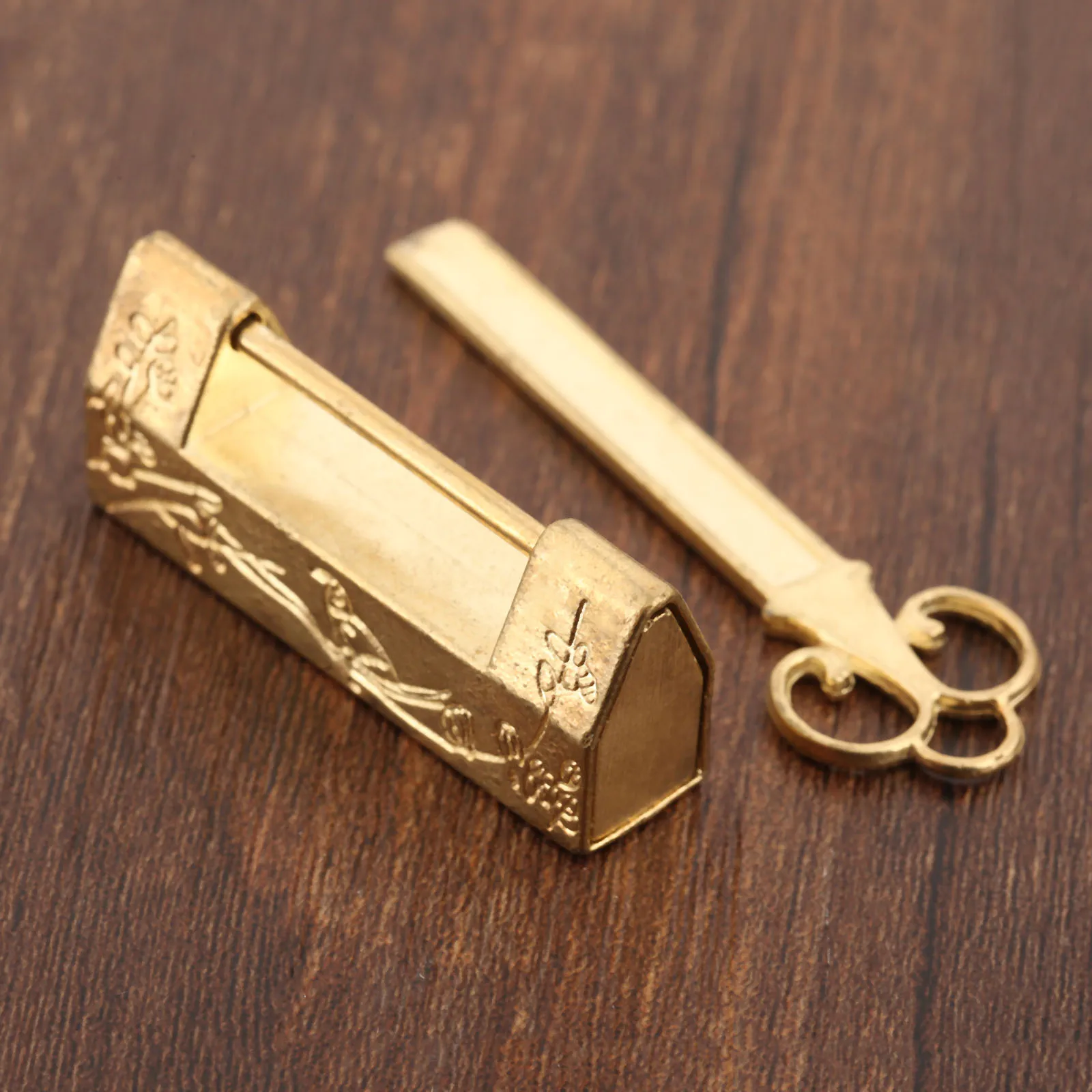 

Vintage Gold Chinese Old Lock Retro Brass Padlock Antique Jewelry Wooden Box Padlock Lock Suitcase Door Hardware Locks