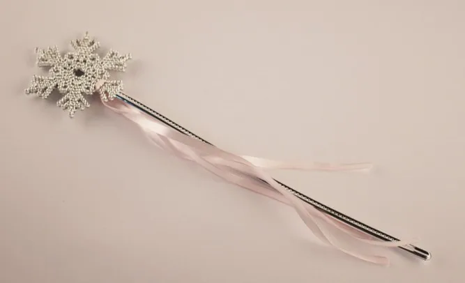 Одежда в стиле принцесс Эльзы и Анны со снежинками пластиковая волшебная палочка