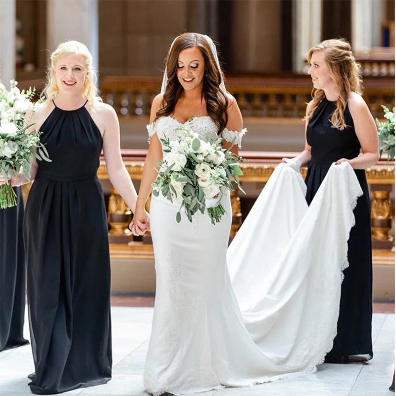 Платье свадебное с открытыми плечами вырезом лодочкой и аппликацией|Свадебные