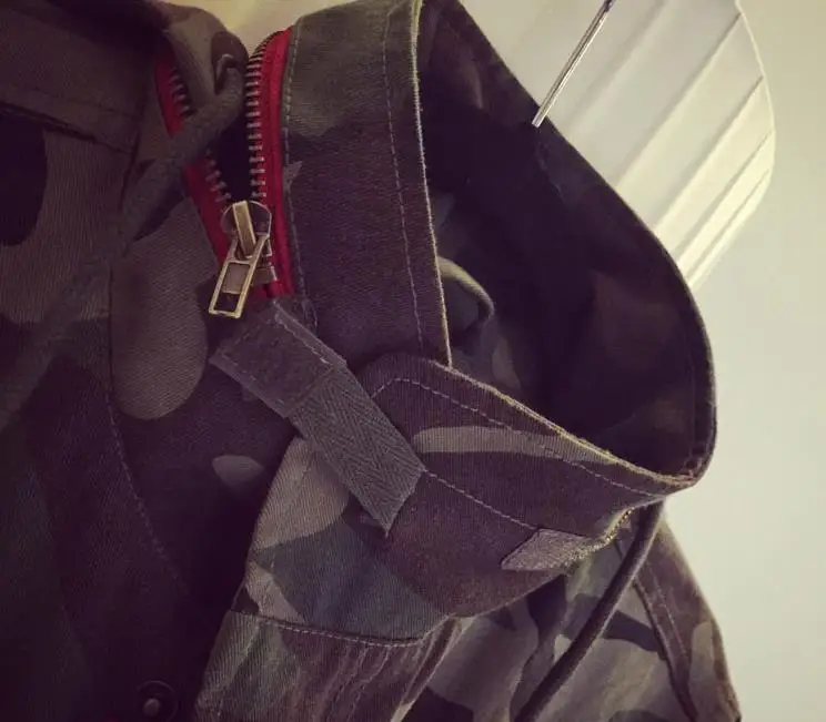 Женская камуфляжная куртка с принтом армейского зеленого цвета модель W489 на