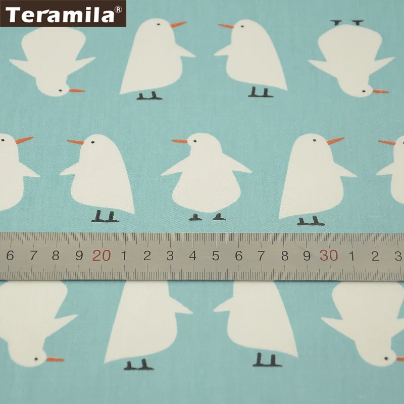 С милым рисунком пингвина конструкции хлопок синий Ткань твил Жир Квартал