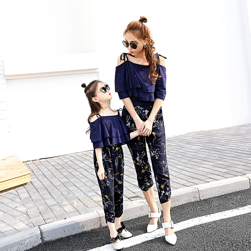 2017 Summer Matching Mother Daughter Clothes Bat's-Wing-Sleeved Strapless Shirt And Pants Set Falimly Look Outfits Girl Clothing | Мать и