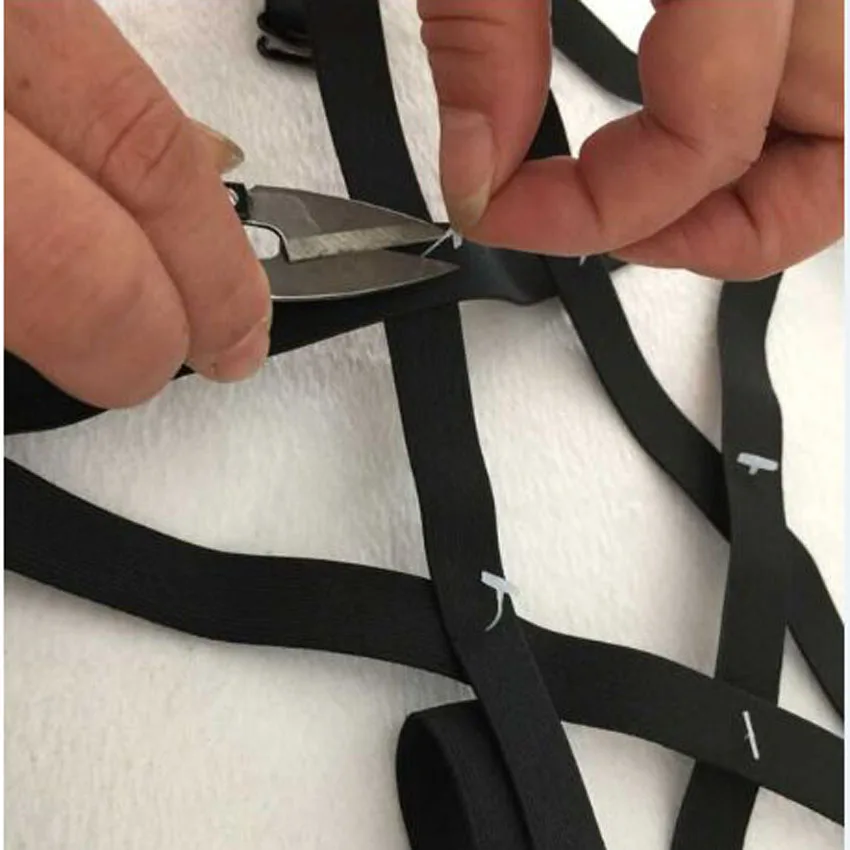 Эластичный черный бюстгальтер с белыми крыльями и перьями|body harness cage bra|black body