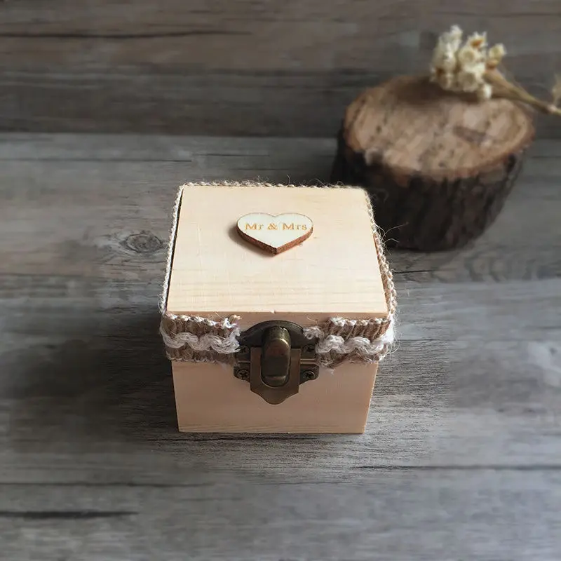 Рустикальная коробка для изготовления свадебных колец с романтическим